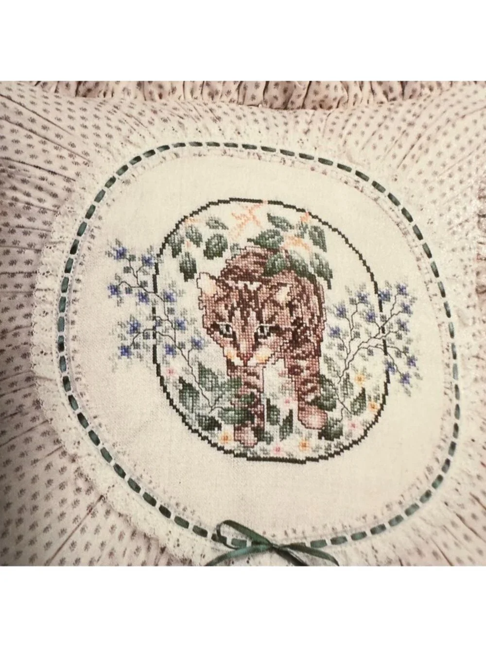 Stoney Creek Collection Captivating Cats Cross-Stitch Pattern Book 63